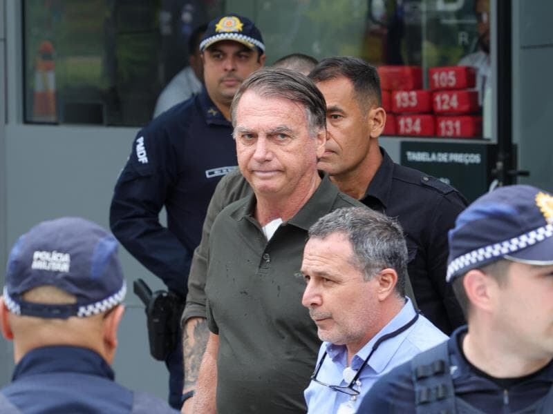 Bolsonaro, que está em prisão domiciliar, foi condenado a 27 anos de prisão por tentativa de golpe. - Fabio Rodrigues Pozzebom/Agência Brasil