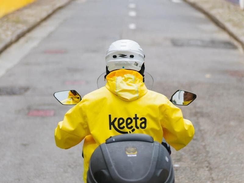 Participação da Keeta marca entrada da empresa chinesa no país em meio a alertas sobre condições de entregadores. - Reprodução/LinkedIn/Keeta