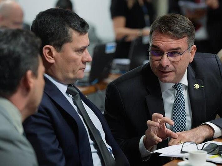 Sergio Moro e Flávio Bolsonaro lideram a bancada oposicionista na CPI do Crime Organizado. - Saulo Cruz/Agência Senado