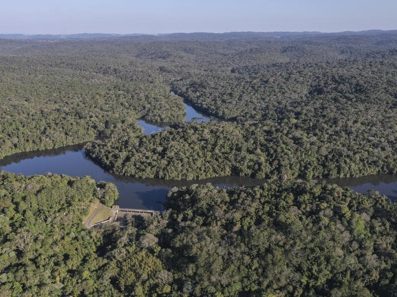 Proposta visa adequar as grandes infraestruturas para que possam resistir melhor a eventos climáticos extremos. - Rubens Chaves/Folhapress