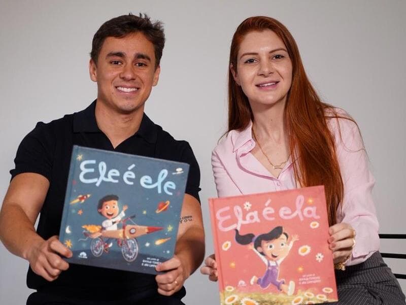 Anúncio da sessão de dedicatórias realizada pelos parlamentares.  - Reprodução/X/Nikolas Ferreira