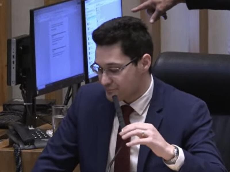 x - Reprodução/YouTube