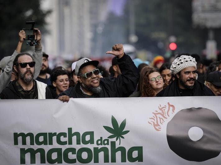 Marcha da Maconha realizada em junho deste ano, em São Paulo, contou com artistas defensores da legalização. - Bruno Santos/Folhapress