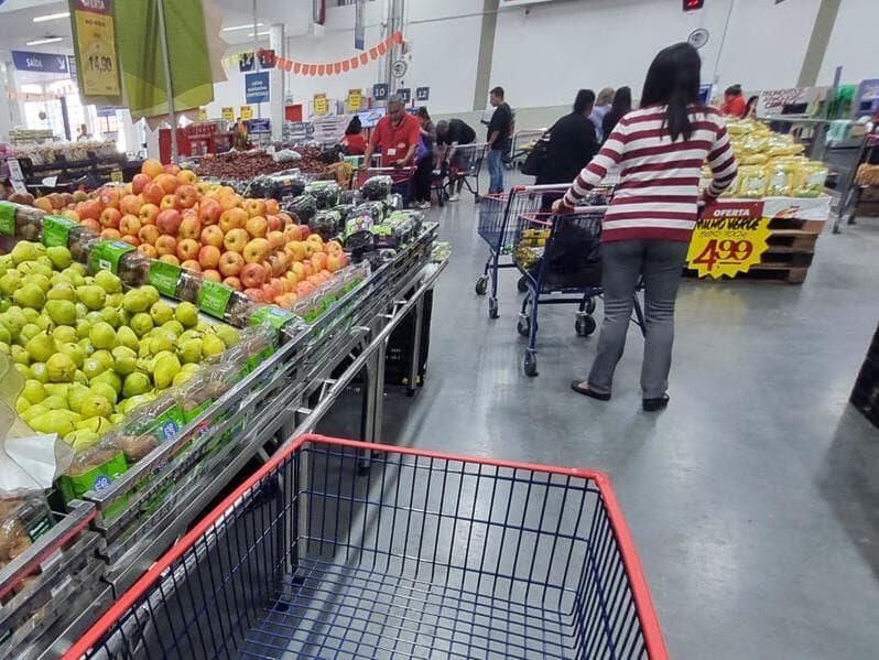 Projeção do IPCA cai para 4,46% e fica abaixo do teto de 4,5% pela primeira vez no ano. - Cris Faga/Folhapress Projeção do IPCA cai para 4,46% e fica abaixo do teto de 4,5% pela primeira vez no ano. - Cris Faga/Folhapress