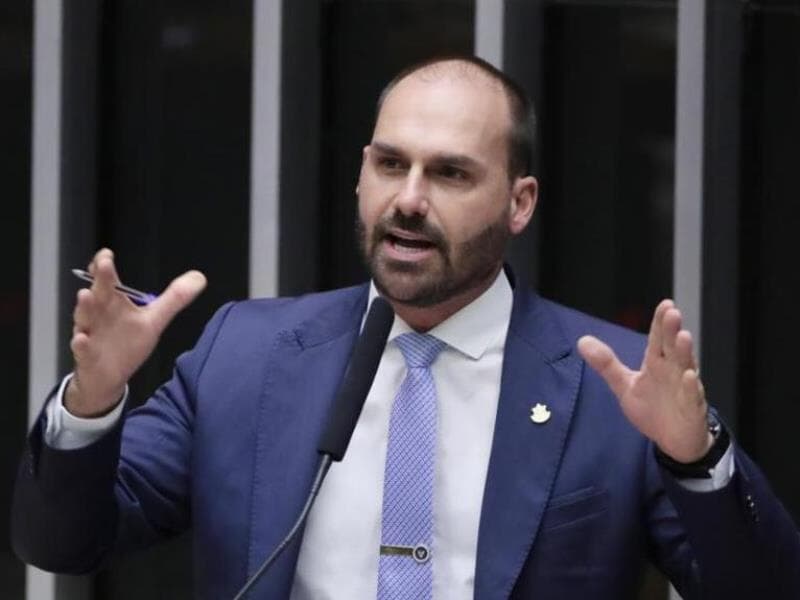 Eduardo Bolsonaro é réu por coação no curso da ação penal do golpe, que culminou na condenação de seu pai. - Zeca Ribeiro/Câmara dos Deputados