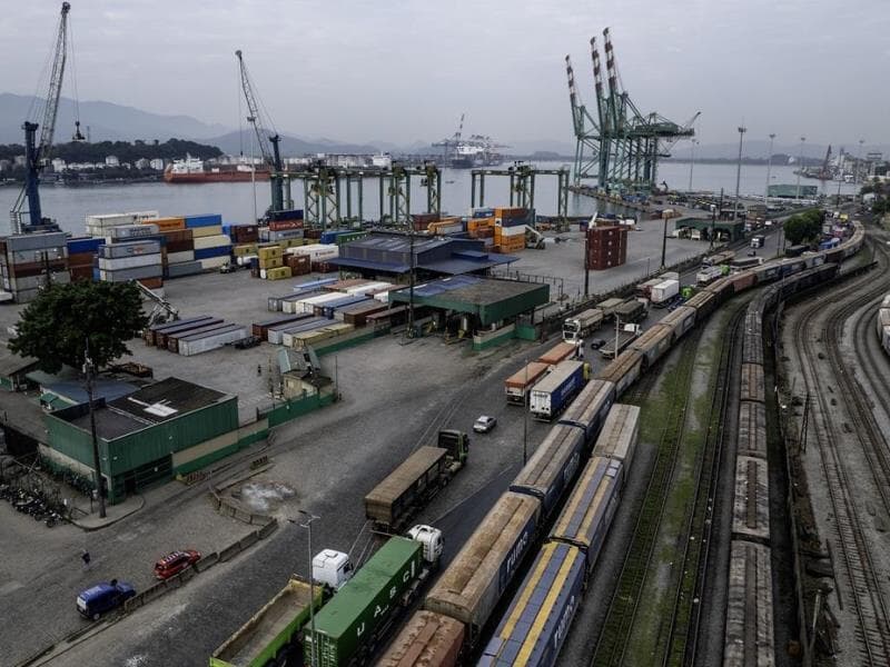 Entidades lançam carta aberta por leilão imediato do Tecon Santos 10. - Eduardo Knapp/Folhapress