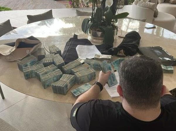 Compliance Zero mobiliza equipes em operação que investiga instituições financeiras. - Divulgação / Polícia Federal