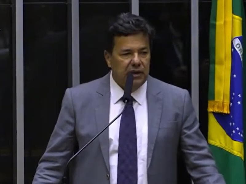 Relator da PEC da Segurança Pública elogiou parecer de Guilherme Derrite ao PL Antifacção, em especial sobre progressões de pena. - TV Câmara/Reprodução