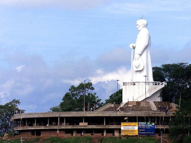 Santuários como o de Padre Cícero integram circuito proposto no projeto de lei.  - Jarbas Oliveira/Folhapress