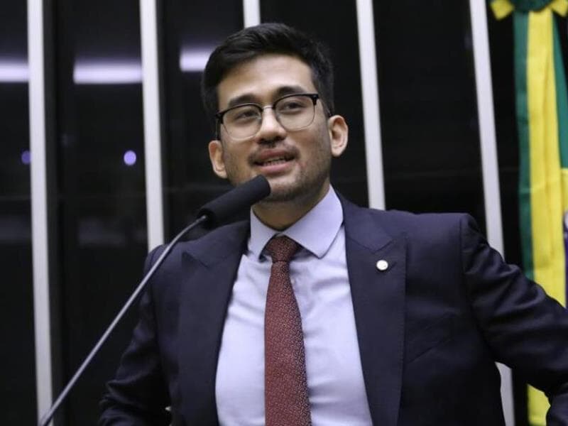 Texto prevê exoneração imediata se não houver laço biológico com alimentado. - Kayo Magalhães / Câmara dos Deputados