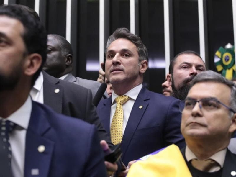 Zucco, ao centro, divulgou nota em nome da oposição, responsabilizando o ministro Alexandre de Moraes por eventuais problemas à integridade física de Jair Bolsonaro. - Bruno Spada/Agência Câmara