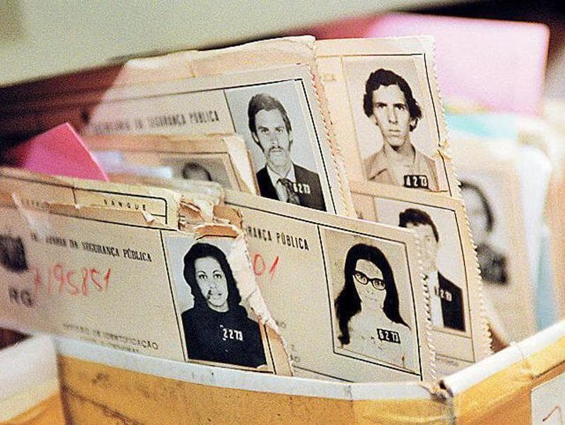 Detalhe de fichas de identidade arquivadas no Instituto de Identificação Ricardo Gumbleton Daunt. - Leonardo Colosso/Folhapress