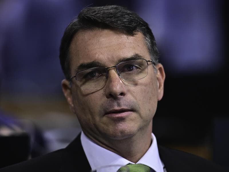 Flávio Bolsonaro reforçou que o partido não aceitará revisão de dosimetrias. - Ton Molina /Fotoarena/Folhapress