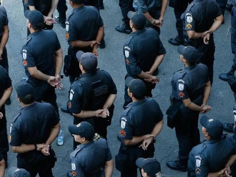 Medida beneficia policiais e bombeiros que cumpriram tempo mínimo de contribuição. - Fernando Frazão/Agência Brasil