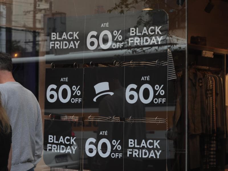 A proposta estabelece que a autoridade administrativa competente poderá suspender a oferta ou publicidade enganosa. - Renato S. Cerqueira/Ato Press/Folhapress