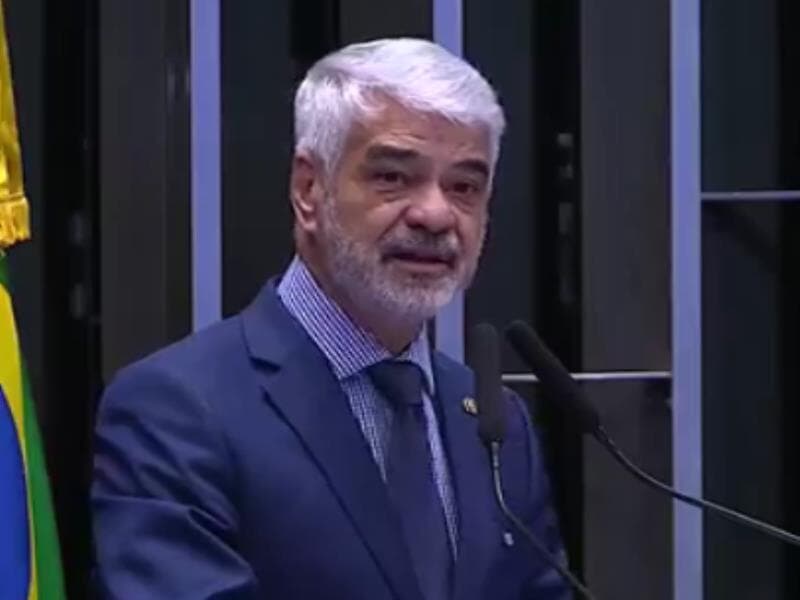 "Bolsonaro sempre escarneceu dos direitos humanos", diz Humberto Costa - Reprodução/TV Senado