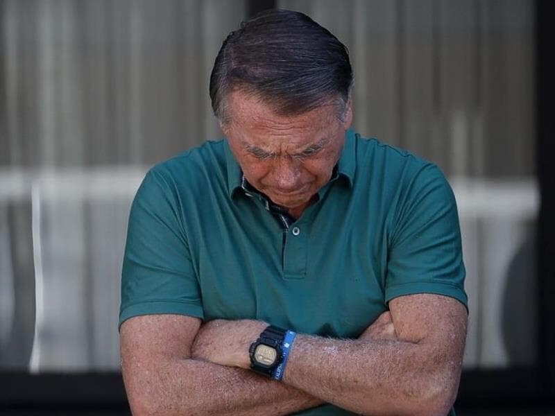 Bolsonaro foi condenado a 27 anos e três meses de prisão.
- Pedro Ladeira/Folhapress Bolsonaro foi condenado a 27 anos e três meses de prisão.
- Pedro Ladeira/Folhapress