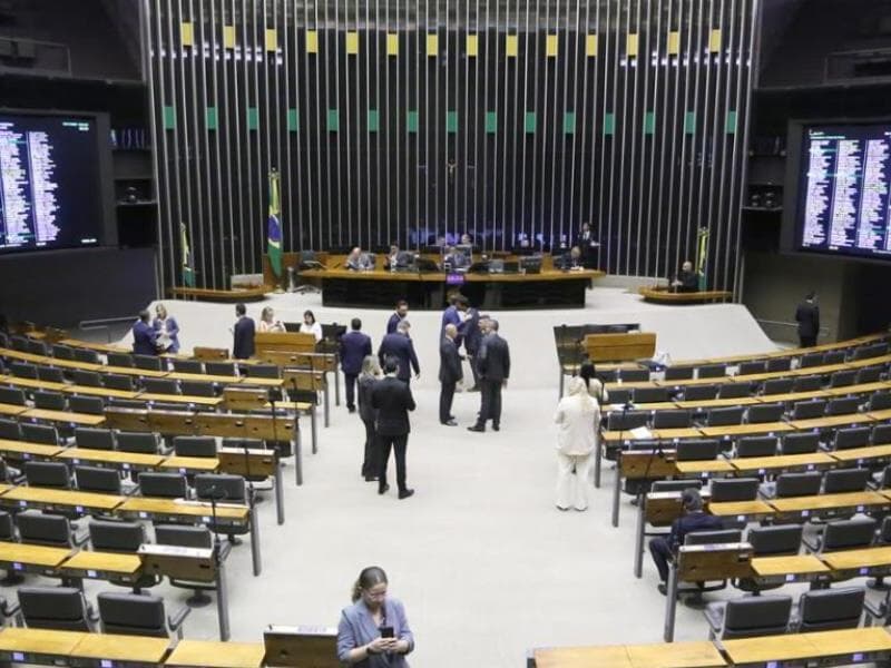 Parecer da Secretaria-Geral da Mesa abre caminho para cassação administrativa de Eduardo Bolsonaro. - Kayo Magalhães/Câmara dos Deputados