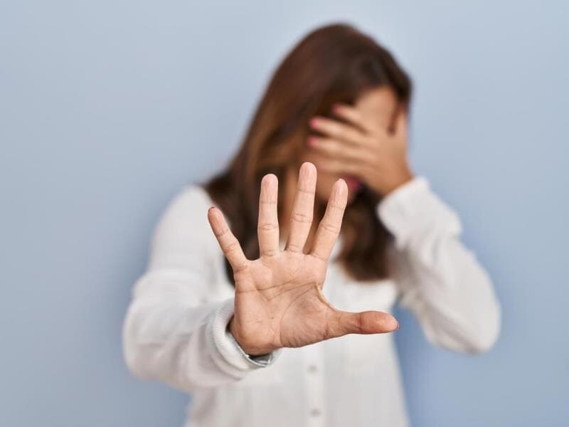 Pesquisa revela que maioria das mulheres foi agredida na frente de outras pessoas, inclusive de crianças. - Freepik Pesquisa revela que maioria das mulheres foi agredida na frente de outras pessoas, inclusive de crianças. - Freepik