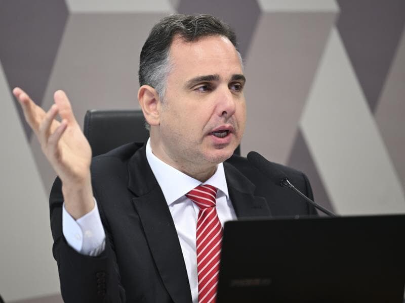 O presidente da comissão, senador Rodrigo Pacheco, conduziu o debate. - Edilson Rodrigues/Agência Senado