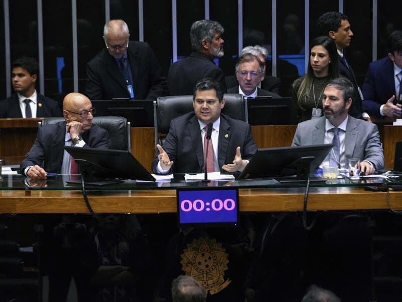 Sessão conjunta aconteceu em momento de enfraquecimento da base do governo. - Jonas Pereira/Agência Senado