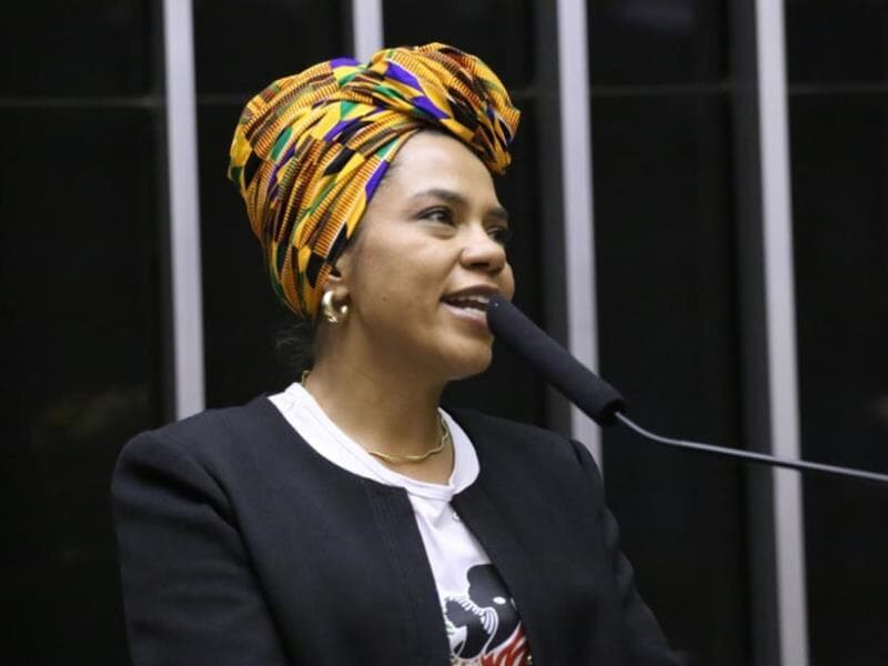 Lançamento ocorre em homenagem ao mês da consciência negra. - Kayo Magalhães/Câmara dos Deputados