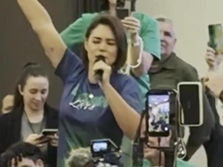 x - Reprodução/YouTube