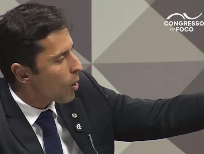 x - Reprodução/YouTube