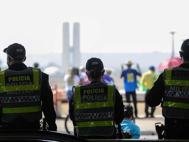 Reajuste atinge policiais e bombeiros do DF e dos antigos territórios federais. - Marcello Casal Jr/Agência Brasil
