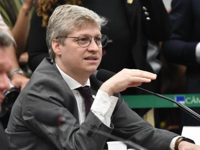 Líder do Novo, Marcel van Hattem, acusa Gilmar Mendes de invasão de competência do Legislativo. - Zeca Ribeiro / Câmara dos Deputados