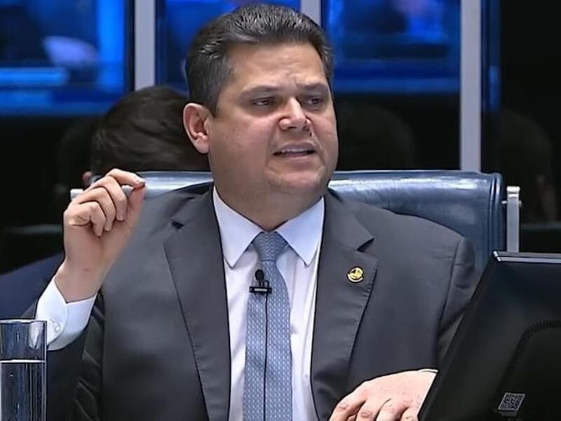 Davi Alcolumbre deu sinal favorável a projetos voltados à revisão da Lei de Impeachment e de decisões monocráticas. - TV Senado/Reprodução