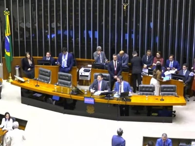 LDO de 2026 projeta superávit primário de R$ 34,3 bilhões em 2026, o equivalente a 0,25% do PIB. - TV Câmara/Reprodução