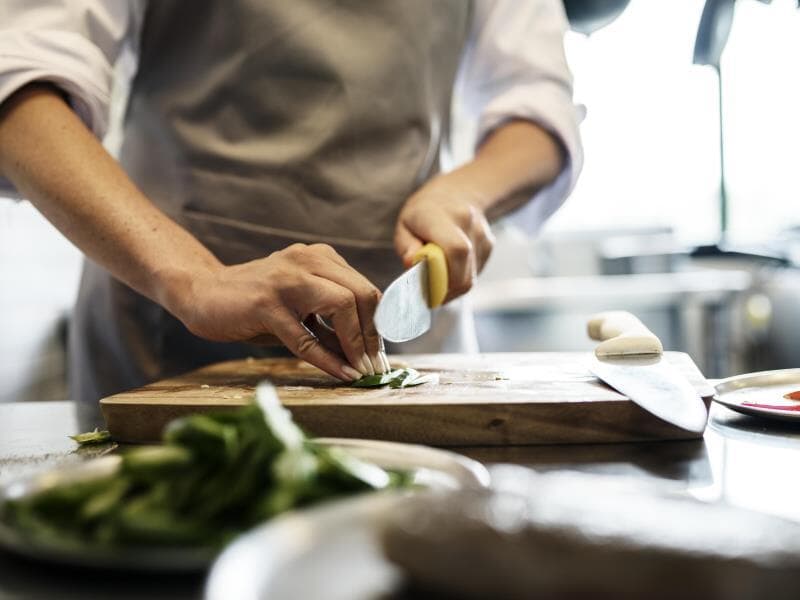 Para a ANR, regulação mal calibrada pode encarecer o serviço, reduzir pedidos e afetar pequenos negócios e entregadores. - Freepik