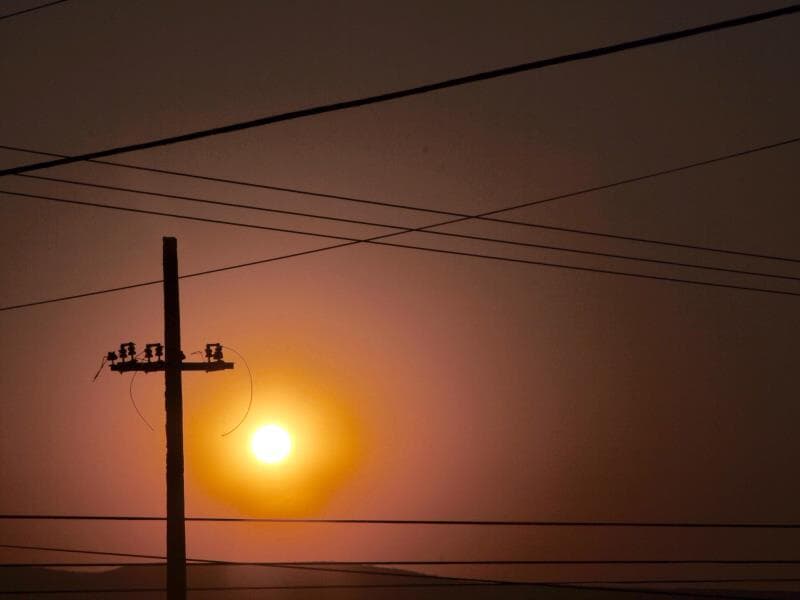 Debate terá início às 16h. - Freepik