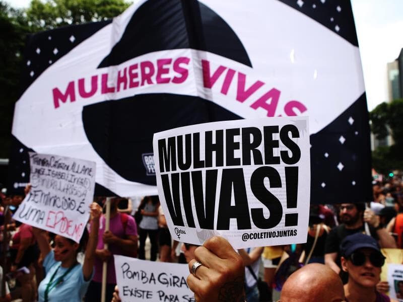 Protesto contra o feminicídio neste domingo (7) na avenida Paulista, em São Paulo. - Mônica Bento/Folhapress