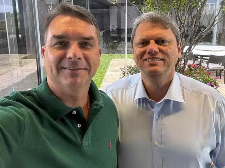 Tarcísio promete lealdade a Bolsonaro e diz que só o tempo dirá se escolha em torno de Flávio foi a melhor. - Reprodução/X