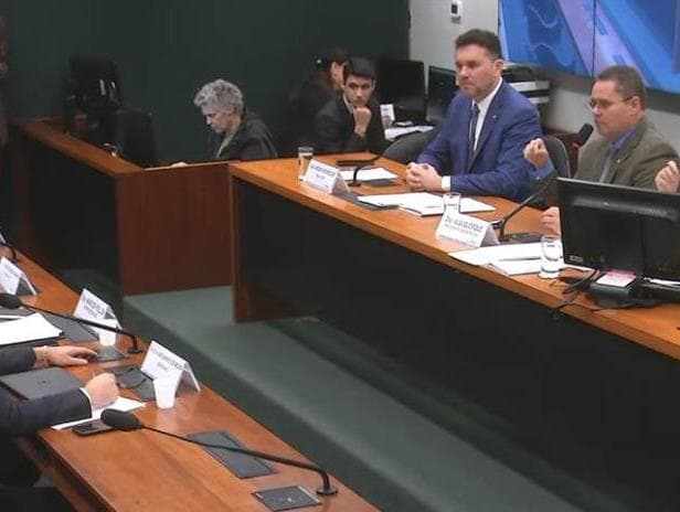 x - Reprodução/YouTube