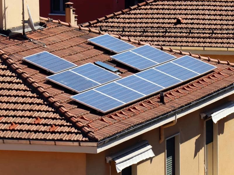 Parte desses prossumidores usam sistemas de energia solar. - Freepik