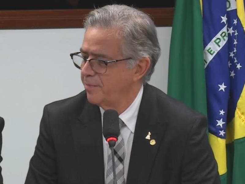 Comissão debate relatório de regulamentação dos aplicativos. - Reprodução/YouTube