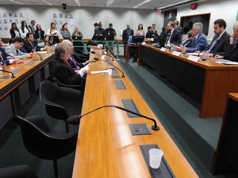 Proposta apoiada por governo, sindicatos e parlamentares leva debate sobre jornada ao centro da agenda legislativa. - Renato Araújo/Câmara dos Deputados