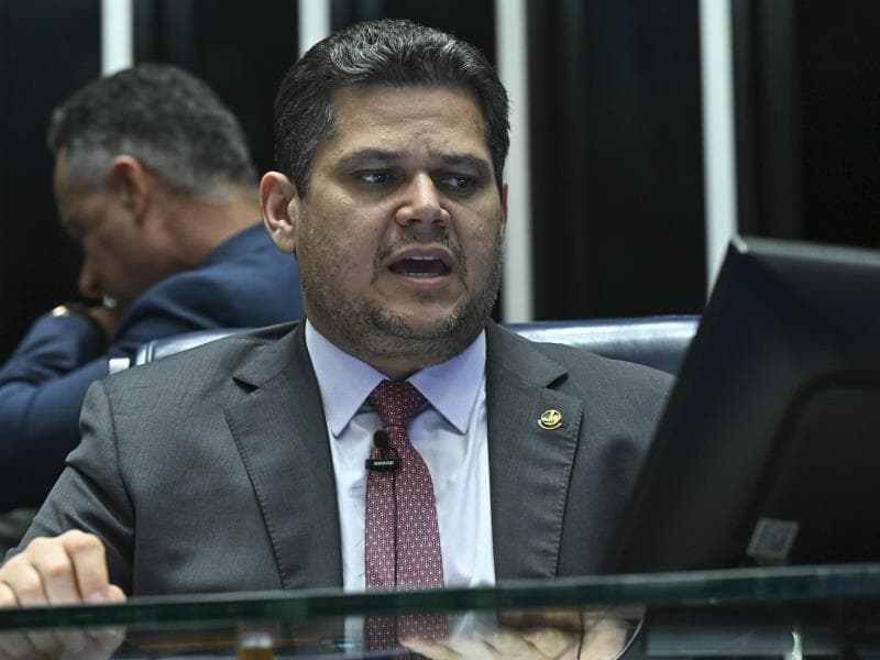 Presidente do Senado garantiu que proposta orçamentária vai a Plenário assim que for aprovada na CMO. - Jefferson Rudy/Agência Senado