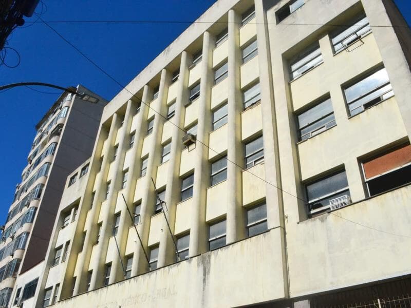 Segundo a proposta, cerca de 1,2 mil imóveis ociosos ganharão novo uso. -  Paulo Carneiro/Ato Press/Folhapress