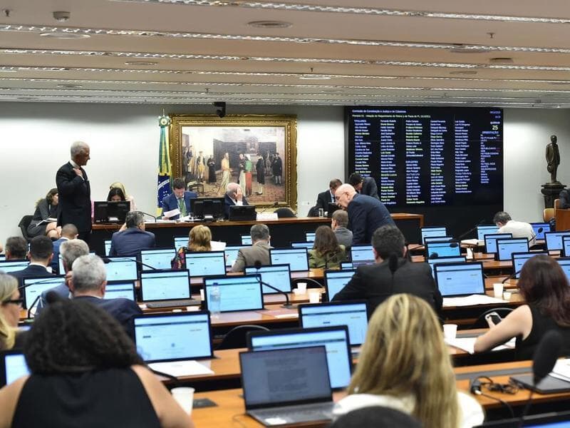 Relatora Soraya Santos defendeu regras mais rígidas para coibir abusos digitais envolvendo menores. - Zeca Ribeiro/Câmara dos Deputados