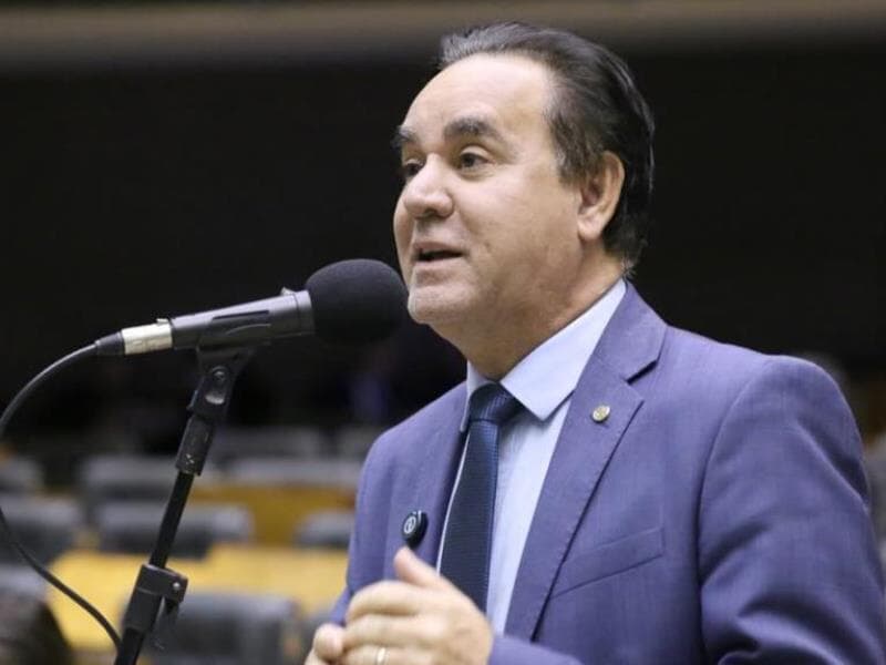 Como presidente do Patriota, Adilson Barroso convidou Bolsonaro duas vezes para concorrer ao Planalto. - Kayo Magalhães / Câmara dos Deputados