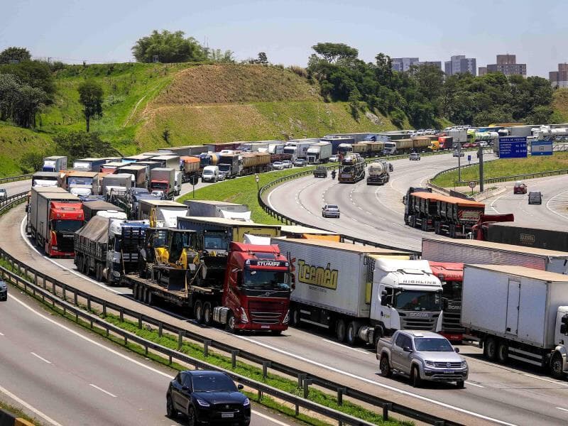 O projeto revoga a lei que trata do transportador rodoviário autônomo de bens. -  Aloisio Mauricio /Fotoarena/Folhapress