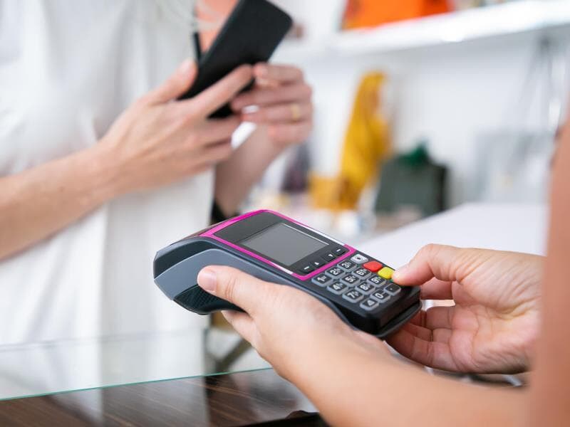 Medida moderniza o PAT, amplia concorrência e reforça o poder de compra do trabalhador. - Freepik