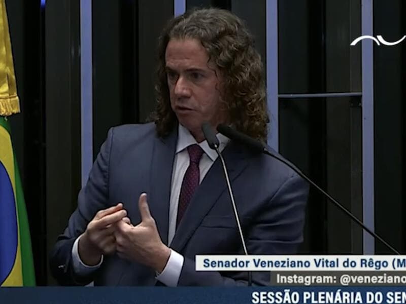 Para o senador, proposta não corrige excessos e atende interesses políticos específicos. - Reprodução/YouTube/TV Senado