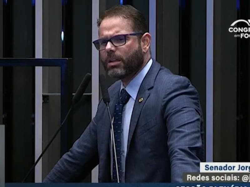 Parlamentar afirma que apoio popular ao ex-presidente explicaria condenações, critica reação das instituições e diz que parte da classe política teme a própria população. - Reprodução/TV Senado