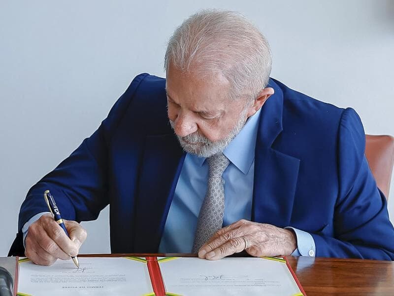 Governo alega incompatibilidade das parcelas de 2027 e 2028 com a Lei de Responsabilidade Fiscal. - Ricardo Stuckert/PR