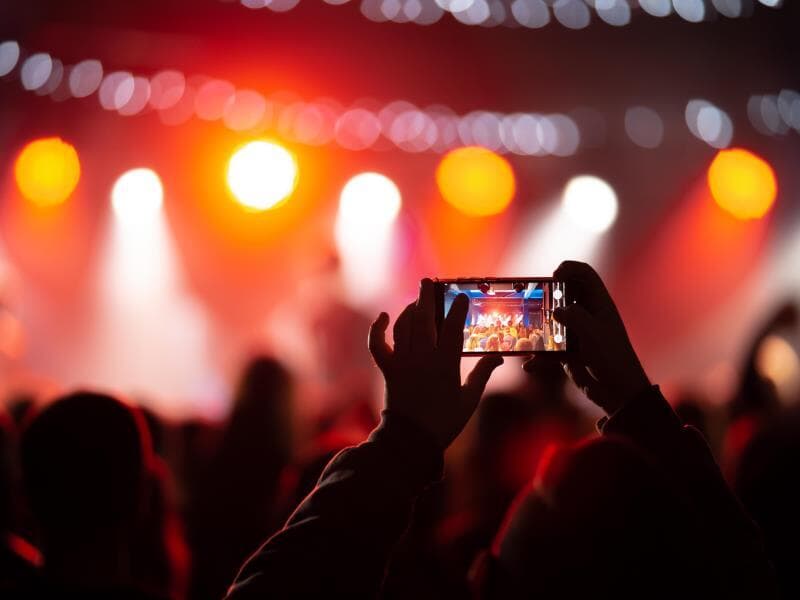 Medida cria cadastro nacional para orientar cachês, aumentar a transparência e reduzir suspeitas de sobrepreço. - Freepik